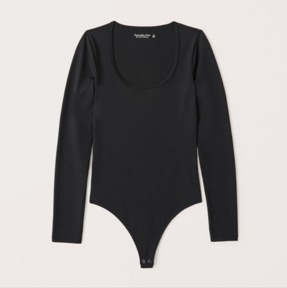 Abercombie Soft AF Black Bodysuit Long Sleeve Size XS Scoopneck Like New